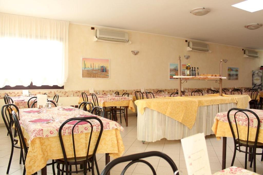 Hotel Turismo Rimini Esterno foto