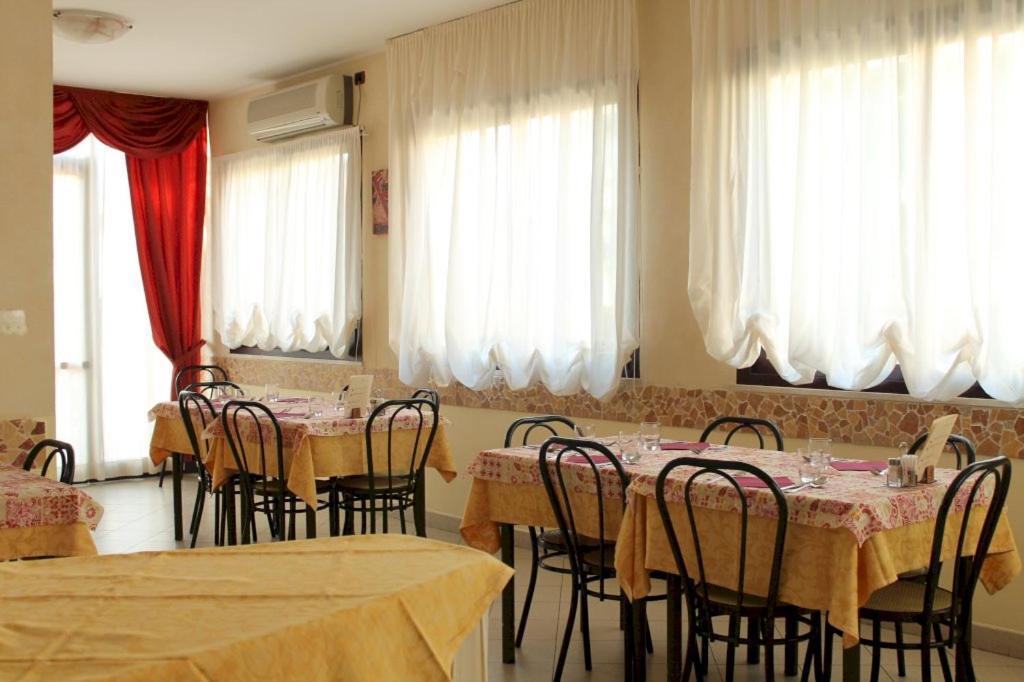 Hotel Turismo Rimini Esterno foto